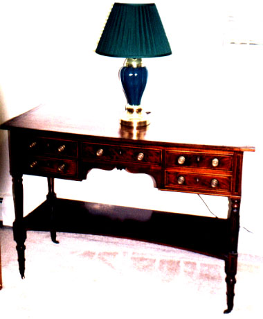 sidetable.JPG (35475 bytes)